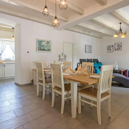 Gorgeous In With Wifi Holiday home