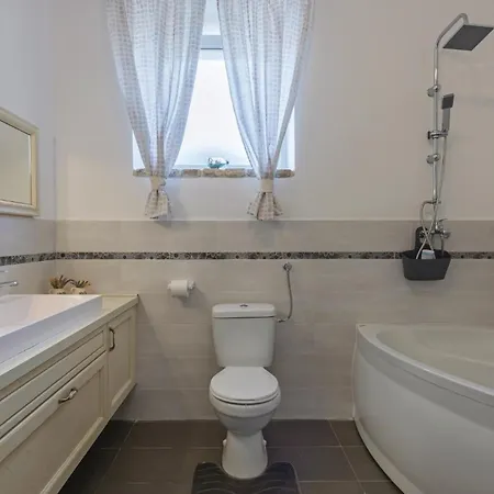 Holiday home Gorgeous In With Wifi *