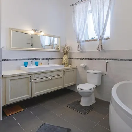 Gorgeous In With Wifi Holiday home *